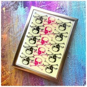 VINTAGE LOUNGEFLY SKULL & CROSSBONES CIGARETTE CASE .. GREAT AS A WALLET!